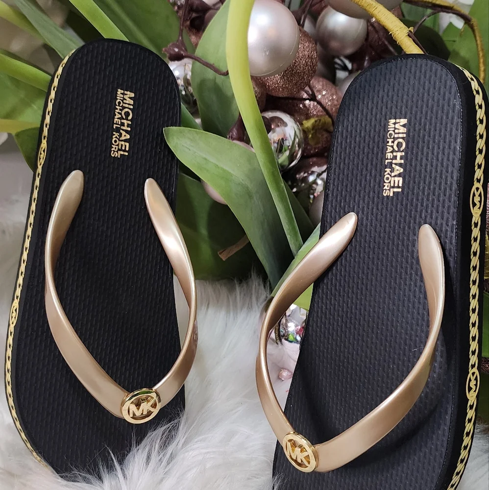 Michael Kors Gold/black Women's Platform -1inch- Flip flop New